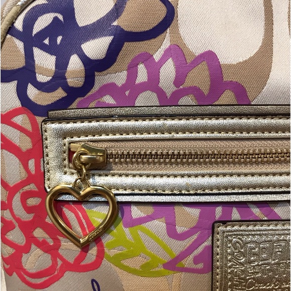 COACH Poppy Backpack π₯πβ€οΈ - Picture 4 of 17